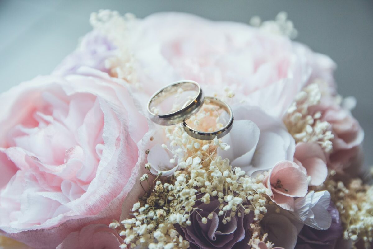 Gold bridal ring set with matching wedding band