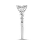 LADIES RING 2 1/4CT BAGUETTE/EMERALD DIAMOND 14K WHITE GOLD (CENTER STONE EMERALD DIAMOND 2.00CT ) - Image 3