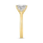 LADIES RING 2 3/4CT ROUND/TRAPEZOID/EMERALD DIAMOND 14K YELLOW GOLD - Image 3