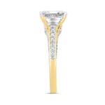 LADIES RING 3CT ROUND/EMERALD/TRAPEZOID DIAMOND 14K YELLOW GOLD (CENTER STONE EMERALD DIAMOND 2CT ) - Image 3