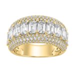 Elegant 14K Yellow Gold Ladies Ladies Ring 3 1/4Ct Round & Emerald Cut Diamonds