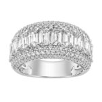 Elegant 14K White Gold Ladies Ladies Ring 3 1/4Ct Round & Emerald Cut Diamonds