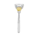 14K WHITE GOLD 2 1/2CT EMERALD/YELLOW PEAR DIAMOND LADIES RING (CENTER STONE EMERALD DIAMOND 1 1/2CT) - Image 3