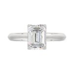 LADIES SOLITAIRE RING 2 1/2CT EMERALD DIAMOND 14K WHITE GOLD (CENTER STONE EMERALD DIAMOND 2 1/2CT) - Image 5
