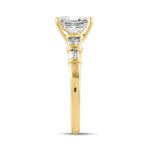 LADIES RING 2 1/4CT BAGUETTE/EMERALD DIAMOND 14K YELLOW GOLD (CENTER STONE EMERALD DIAMOND 2.00CT ) - Image 3
