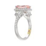 14K WHITE GOLD 4 1/4CT ROUND/RADIANT/TRAPEZOID DIAMOND LADIES RING (CENTER STONE PINK RADIANT DIAMOND 3.00CT) - Image 4