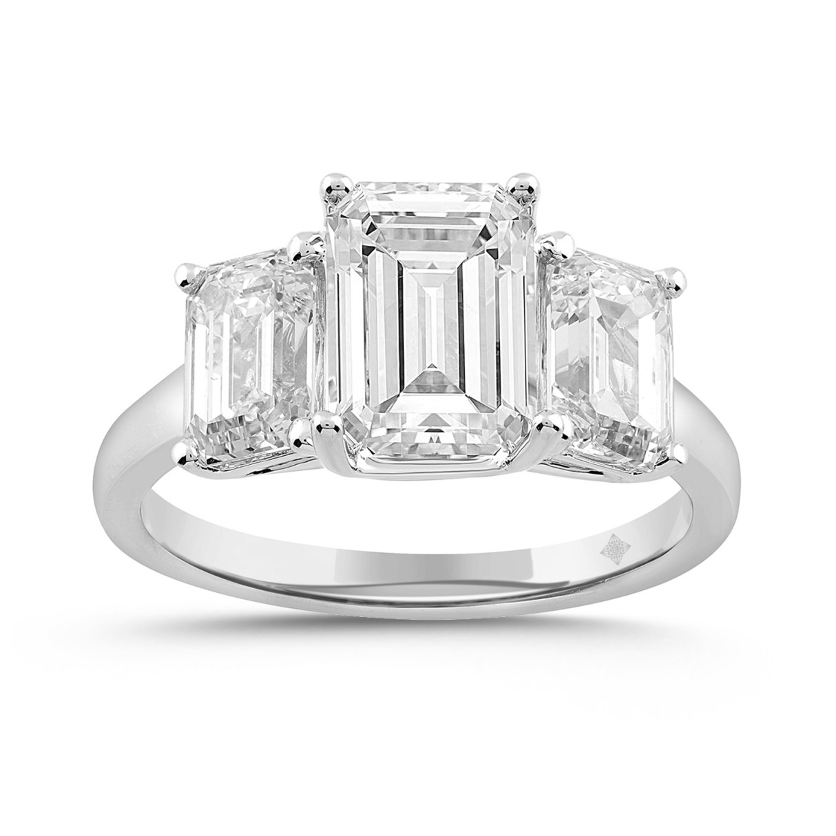 LADIES RING 5CT EMERALD DIAMOND 14K WHITE GOLD (CENTER STONE EMERALD DIAMOND 3CT ) 1 LADIES RING 5CT EMERALD DIAMOND 14K WHITE GOLD (CENTER STONE EMERALD DIAMOND 3CT ) - Image 1