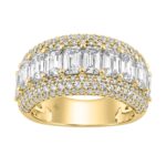 Elegant 14K Yellow Gold Ladies Ladies Ring 3 1/4Ct Round & Emerald Cut Diamonds