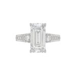 LADIES RING 4.00CT ROUND/EMERALD/BAGUETTE DIAMOND WHITE PLATINUM (CENTER STONE EMERALD DIAMOND 3CT) - Image 5